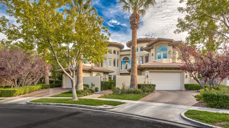 55+ Communities Enrique Villareal Arellano Group